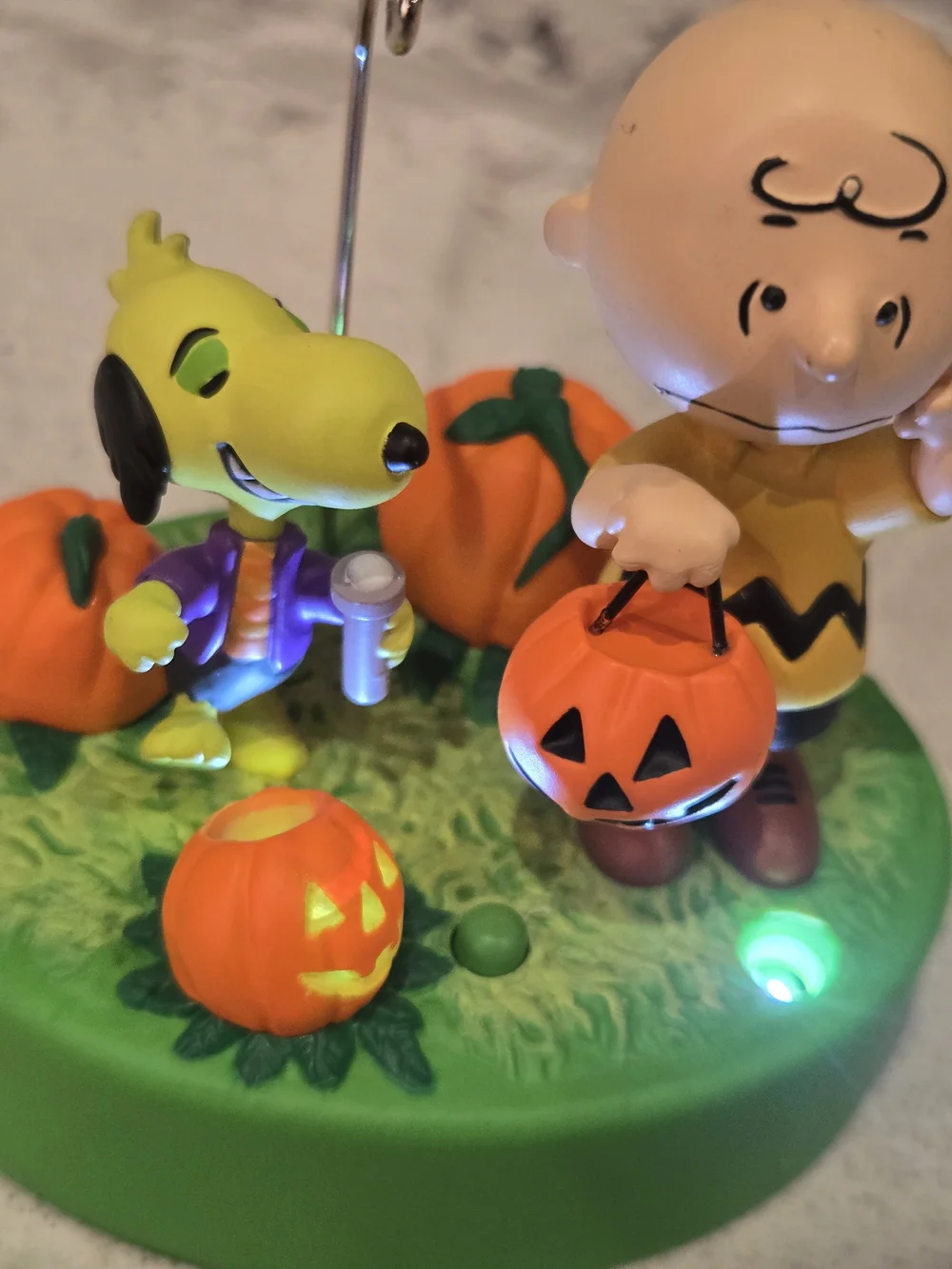 Hallmark Snoopy And Charlie Brown Trick Or Treating Pals Ornament